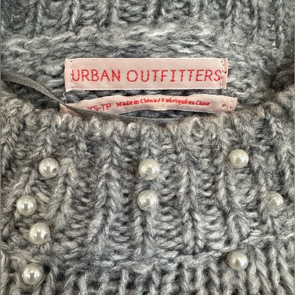 🎈Urban Outfitters Women Gray Pearl Beaded Mock Neck Balloon Sleeve Sweater XS - Picture 8 of 12